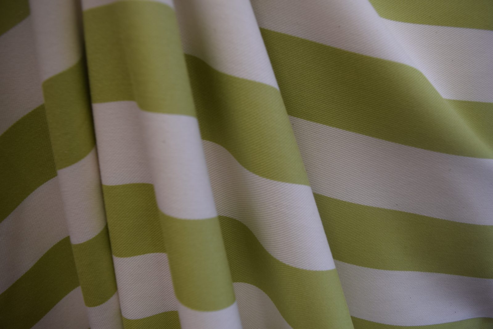 tela rayas blanco verde 100 algodon calpe c52 detalle lucio