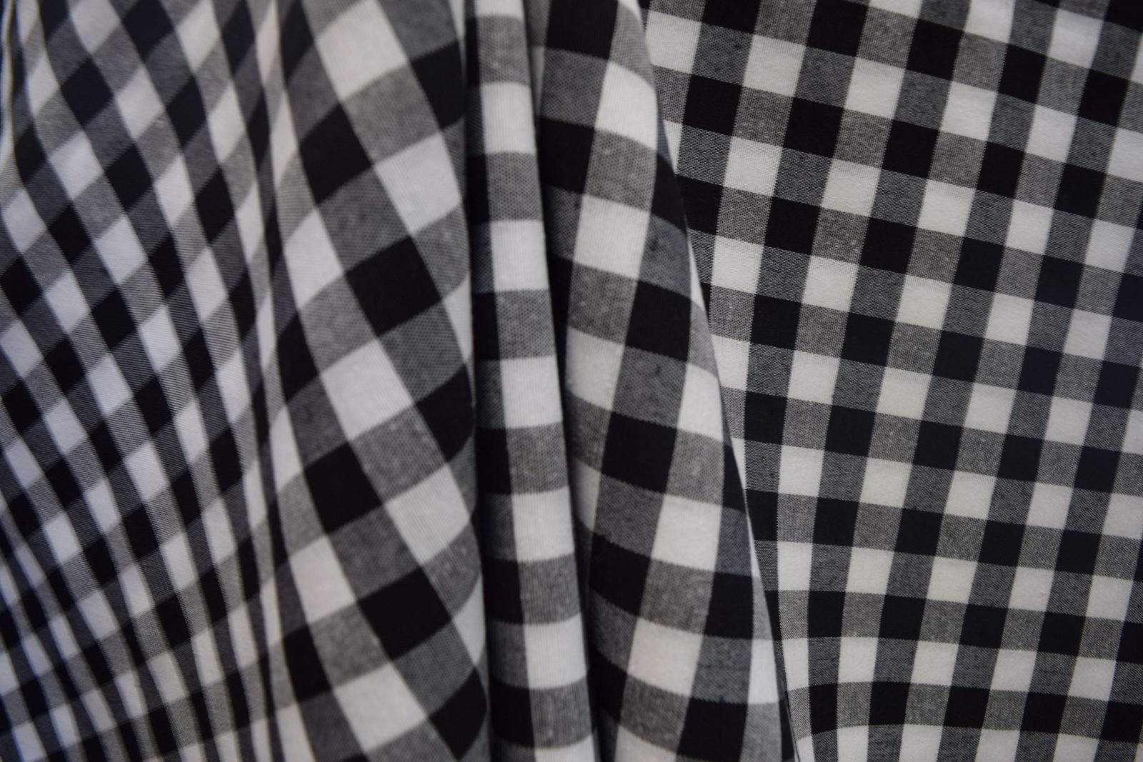 tela cuadro medio negro vichy algodon poliester detalle lucio