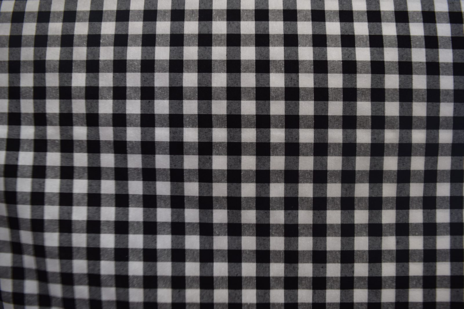 tela cuadro medio negro vichy algodon poliester lucio