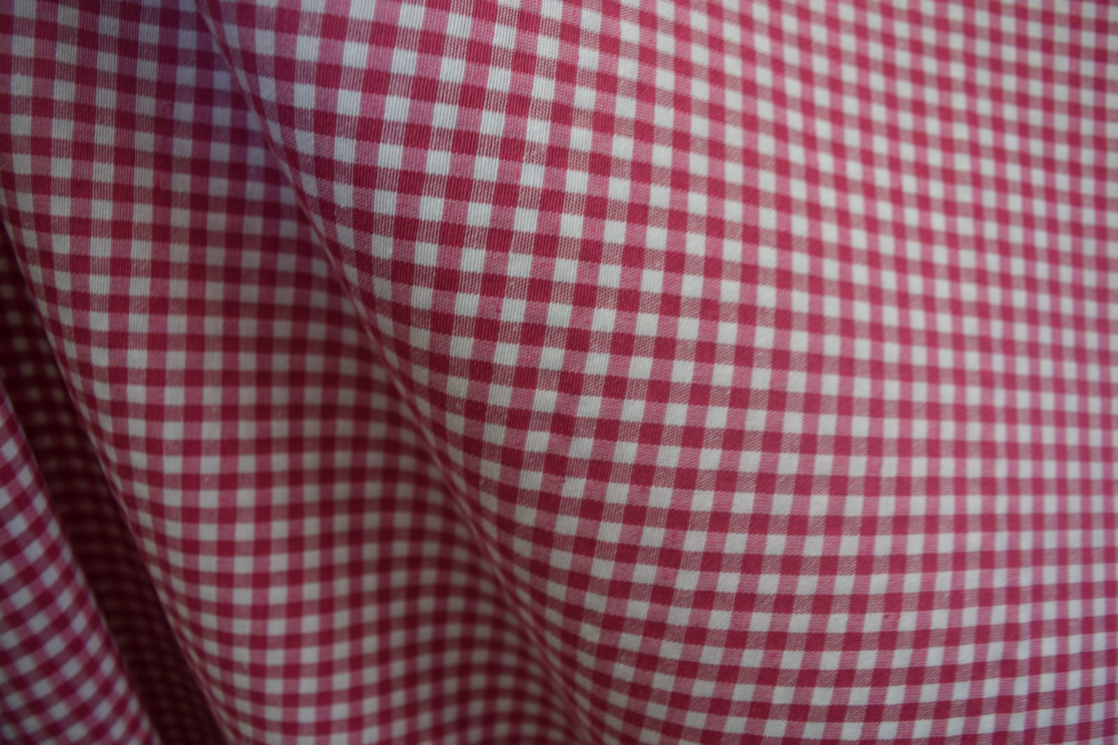 tela cuadro pequeño fucsia vichy algodon poliester detalle lucio