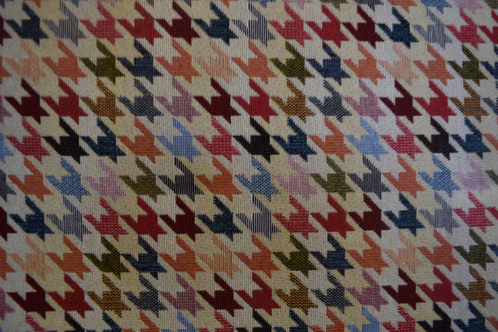 tela geometrica pata gallo multicolor algodon poliester lucio