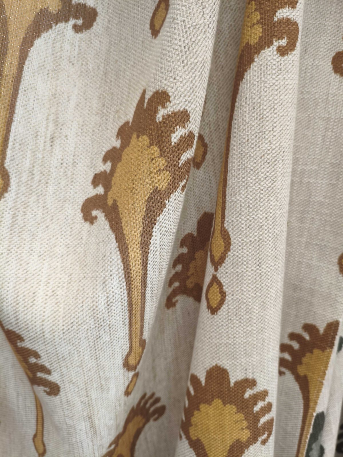 tela estampada lagrima ocre algodon lino viscosa poliester pliegue lucio.jpg