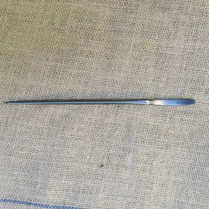 pincho de tapicero lucio