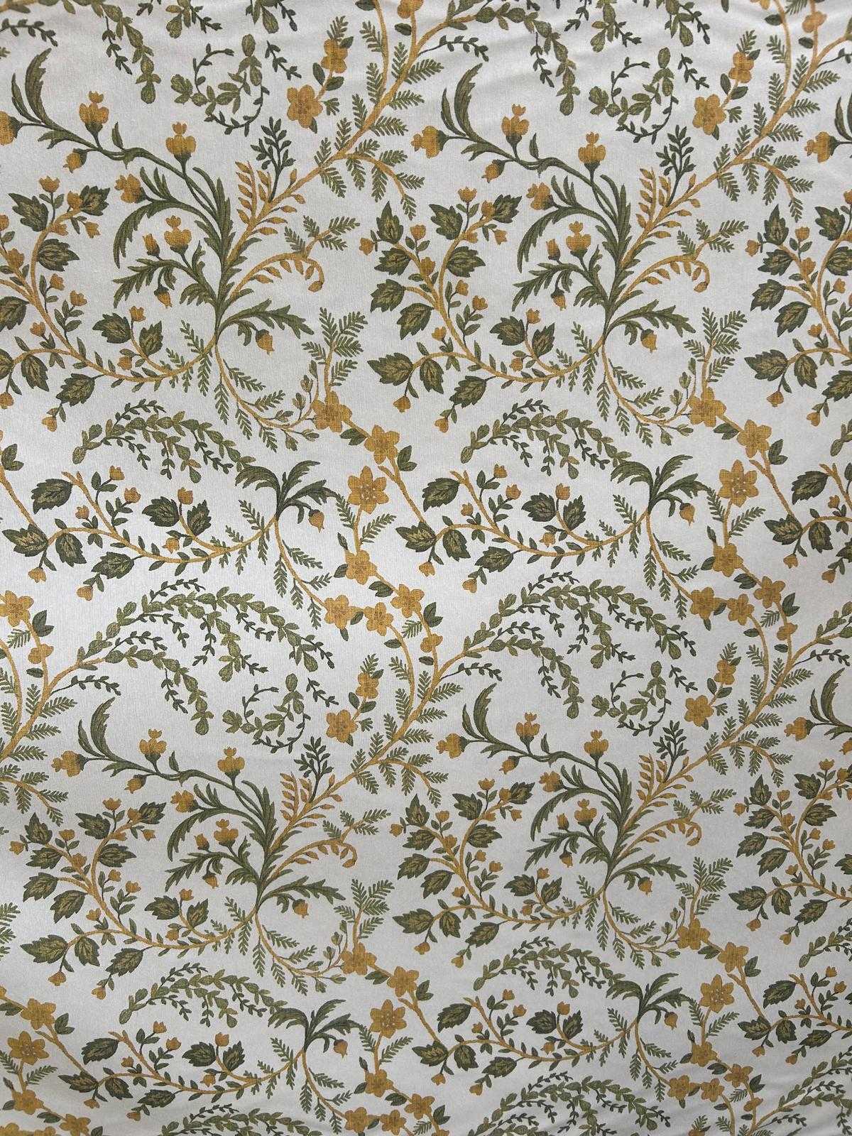 tela estampada floral verde mostaza lucio