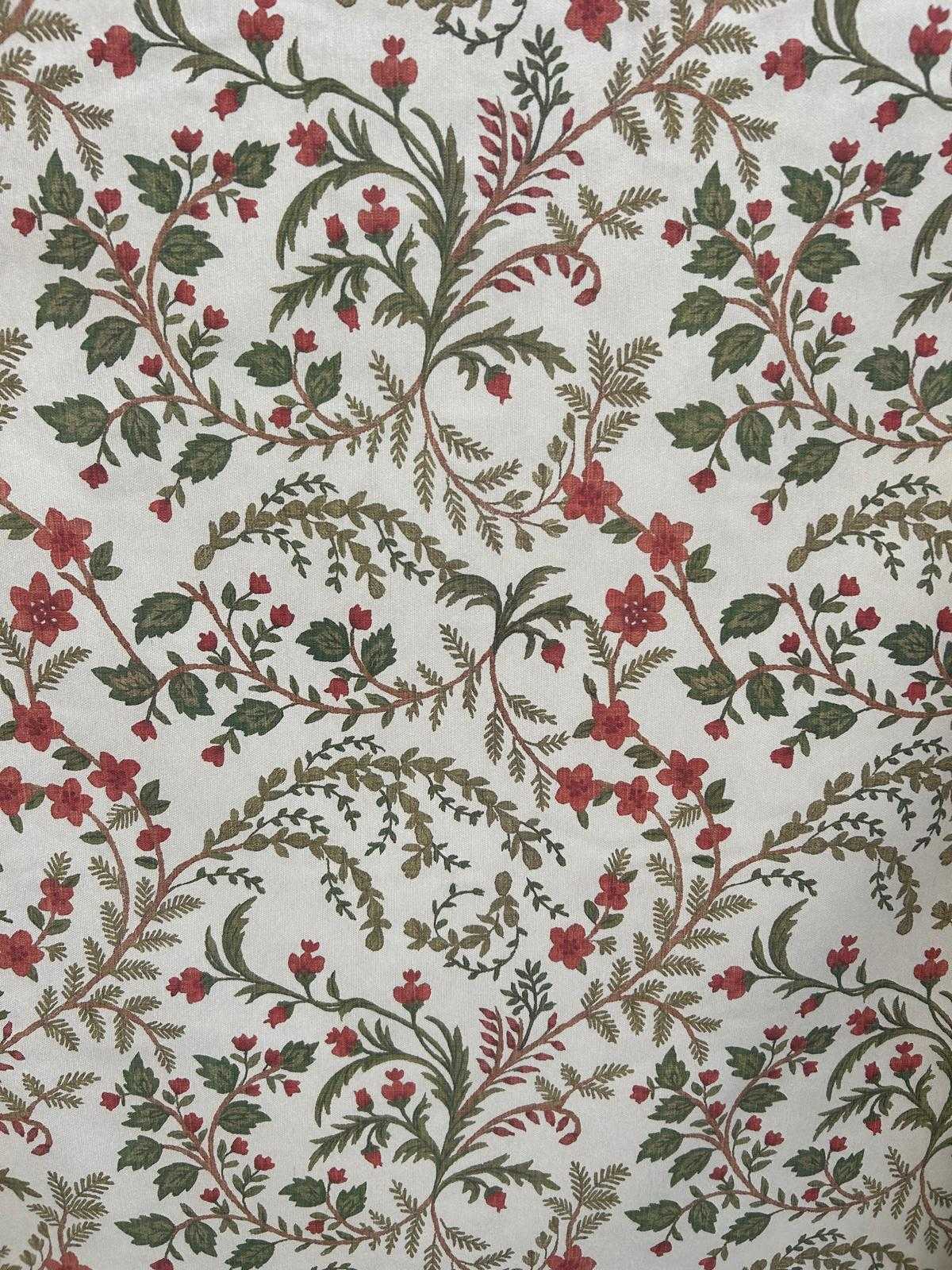 tela estampada floral verde rojo lucio